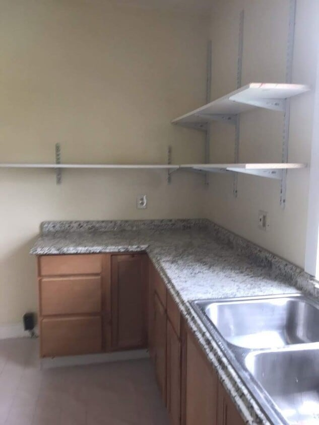 Building Photo - 1 bedroom ranch house