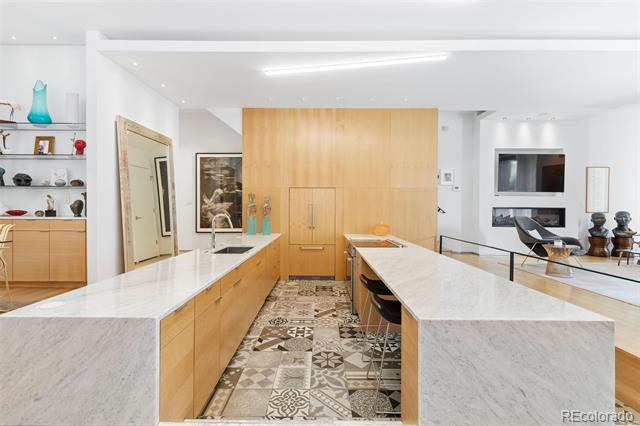 Building Photo - 1115 W 37th Ave