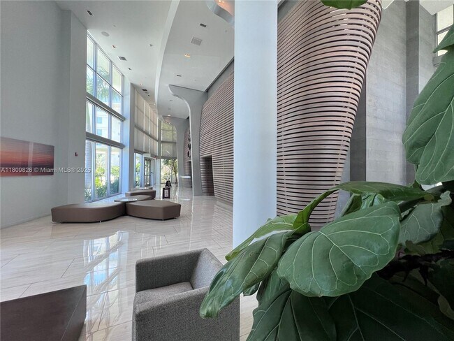 Foto del edificio - 6620 Indian Creek Dr