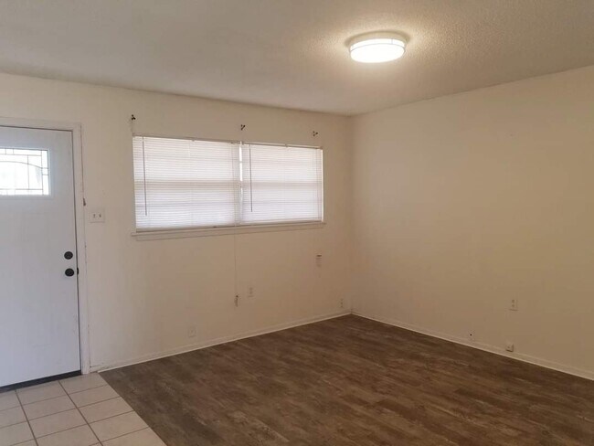 Foto del edificio - 4215 Hamilton St