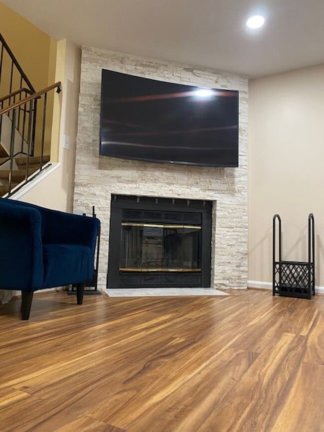 Building Photo - Mount Lubentia Court W.