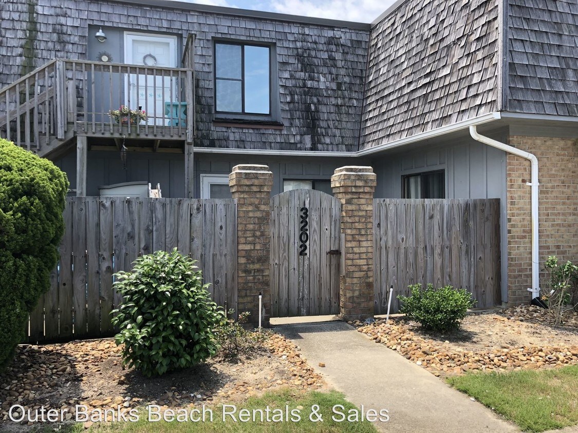 Primary Photo - 4120 Sand Dune Dr