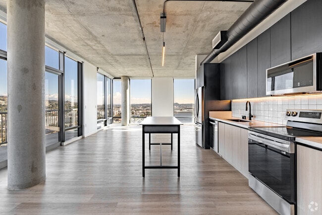 Interior Photo - Lumina Hollywood
