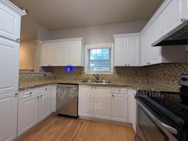 Foto del edificio - 2680 Pine Tree Rd NE
