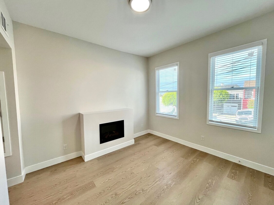SPECTACULAR, COMPLETELY RENOVATED 2 BED/1 BATH FULLY!!! - SPECTACULAR, COMPLETELY RENOVATED 2 BED/1 BATH FULLY!!!