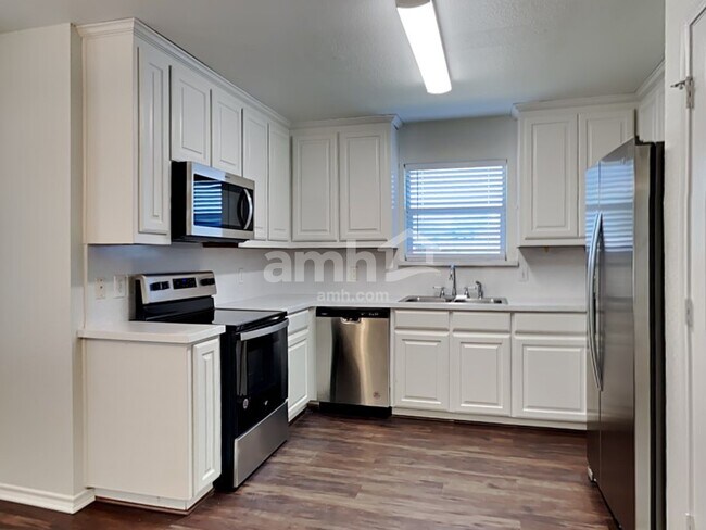 Foto del edificio - 129 N Point Dr