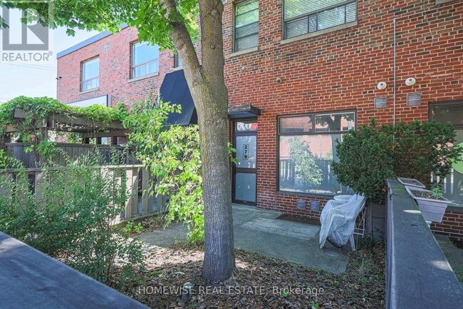 Building Photo - 279 Humbercrest Blvd