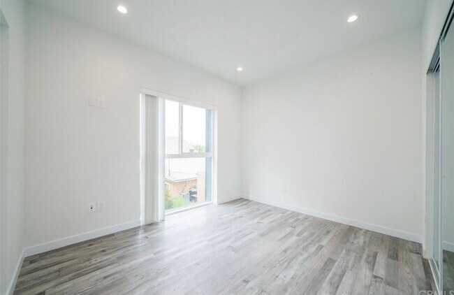 Foto del edificio - 632 N Boyle Ave