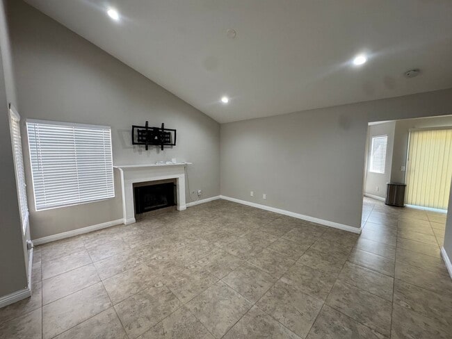 Building Photo - 3-Bedroom Moreno Valley Home – High Ceilin...