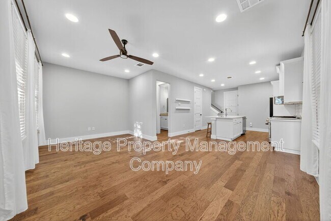 Foto del edificio - 311 E Evergreen St