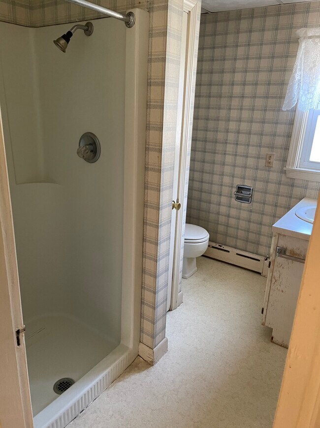 Baño - 11 Summer St