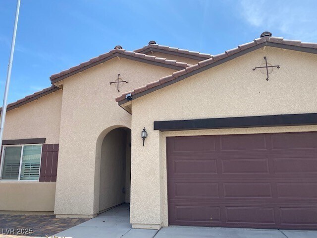 Building Photo - 5341 E La Campana Dr