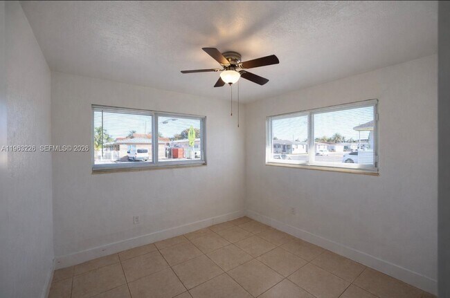 Foto del edificio - 5700 SW 4th St