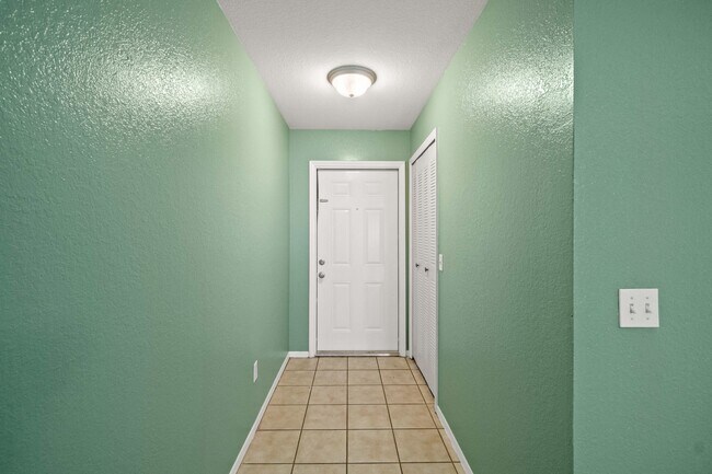 Building Photo - 801 Cape Cod Dr