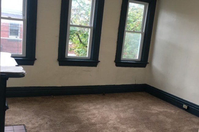 Bedroom - 36 Miltenberger St