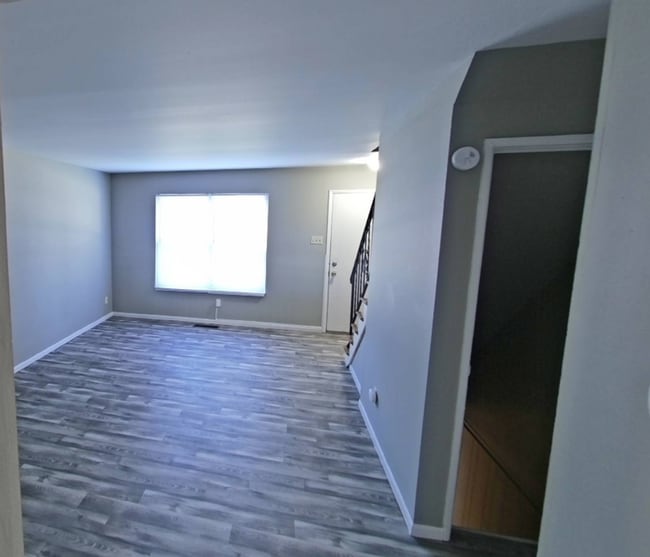 Interior Photo - Chez Paree Apartments and Townhomes
