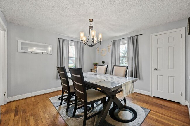 Foto del edificio - 133 Robbins Ave