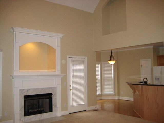 Building Photo - 3006 Liverpool Drive