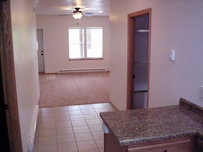 Foto del edificio - 1303 E 2nd St