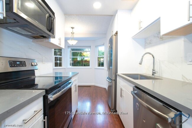 Building Photo - 175 Evandale Ave