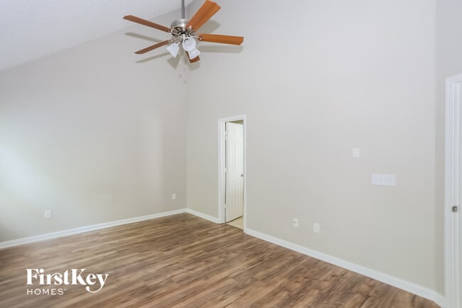 Building Photo - 8840 Laurel Run Dr