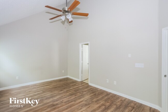 Foto del edificio - 8840 Laurel Run Dr
