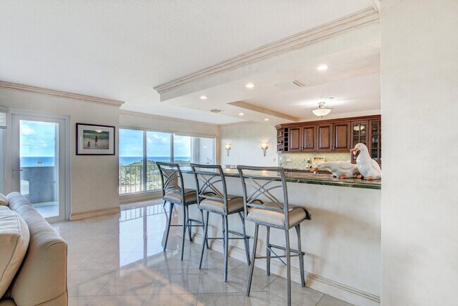 Building Photo - 4301 N Ocean Blvd