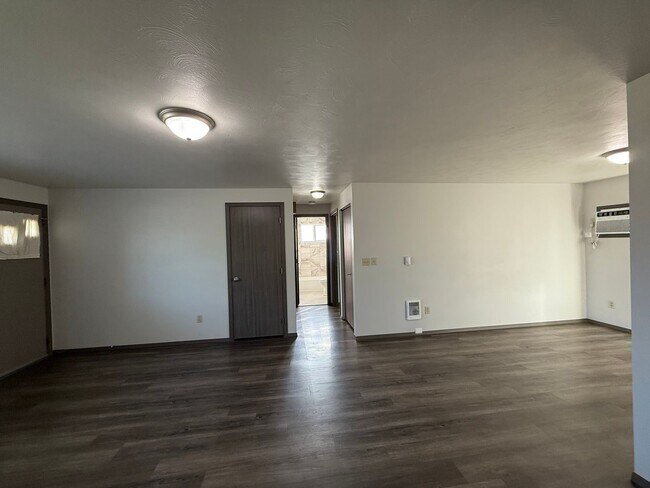 Foto del edificio - Valley 3 bed 1.5 bath