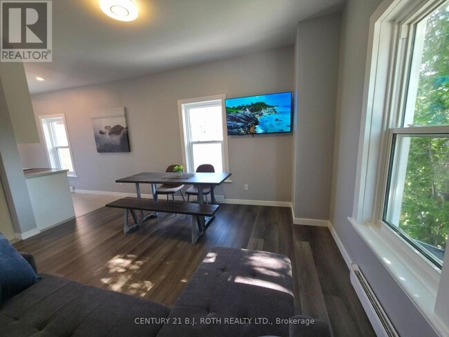 Photo du bâtiment - 82 Albert St N