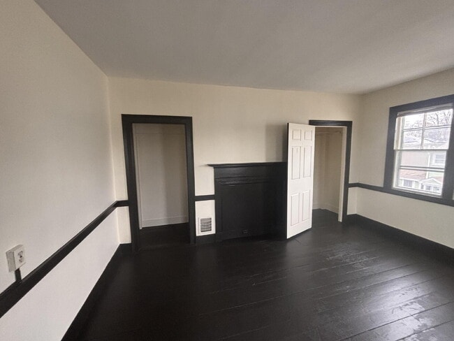 Foto del edificio - Spacious 2+ Bedroom in Prime Brunswick Location