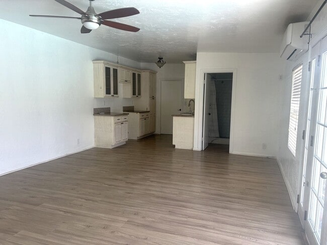Foto del edificio - 12712 Downey Ave