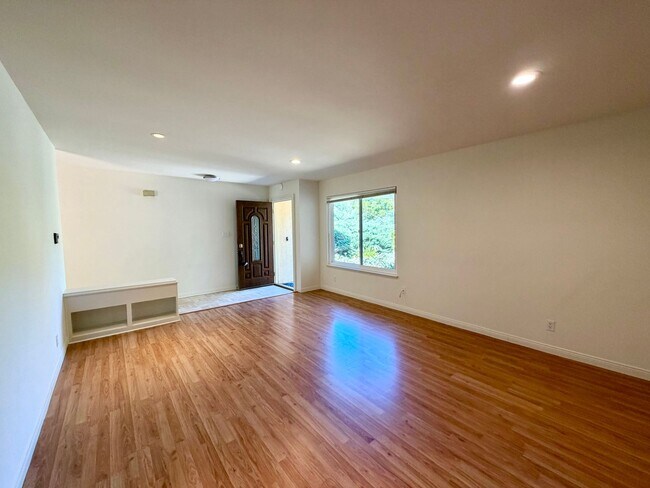 Foto del edificio - 943 N Patterson Ave