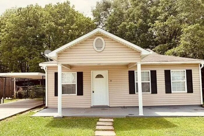 Primary Photo - 156 Houston Dr
