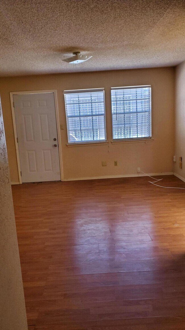 Building Photo - 11316 Lake Nemi Dr