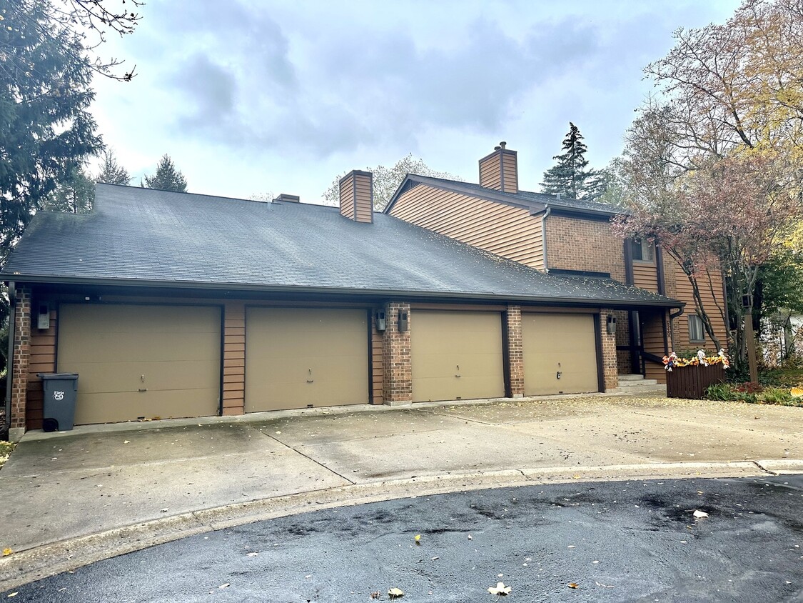 Primary Photo - 640 Waverly Dr