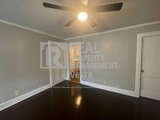 Building Photo - One Bedroom Apartment on Vineville Ave at ...