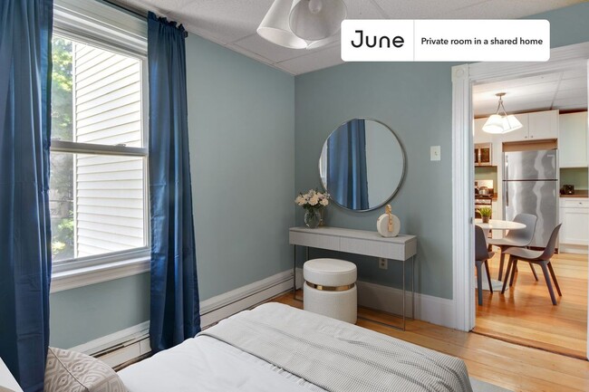 Building Photo - Room in Shared 4 bed/1 bath home in Polish Triangle