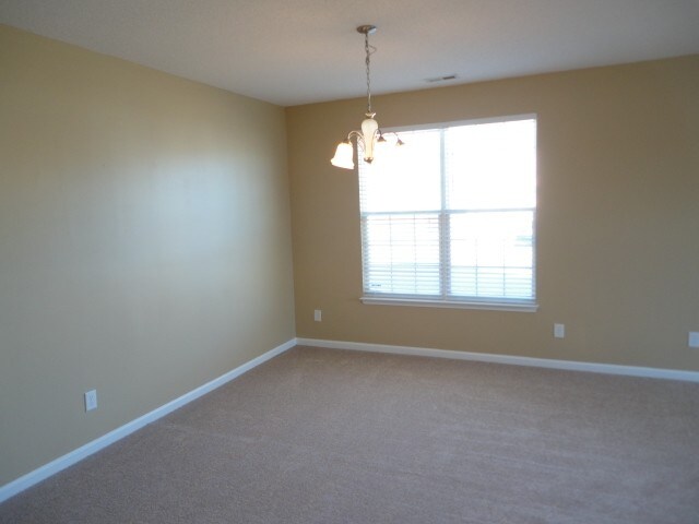 Building Photo - 2800 Orchard Trace Way