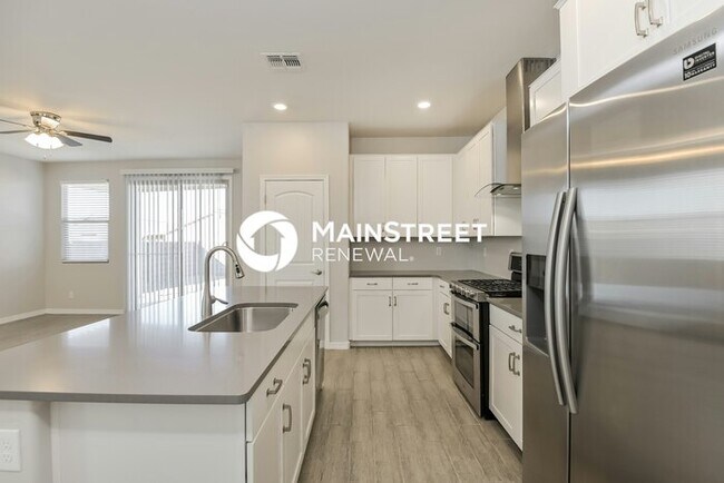 Building Photo - 3 Bedroom Pet-Friendly Home in Tucson, AZ with Main Street Renewal