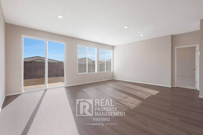 Foto del edificio - 17945 W Sand Hls Dr