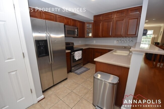Foto del edificio - 2140 Hideaway Ct
