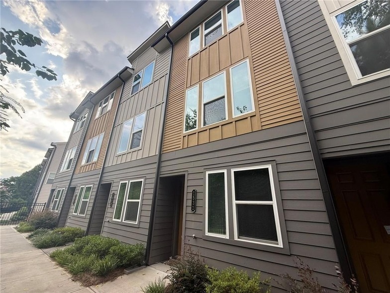 Photo - 1531 Layton Lane NW Unit