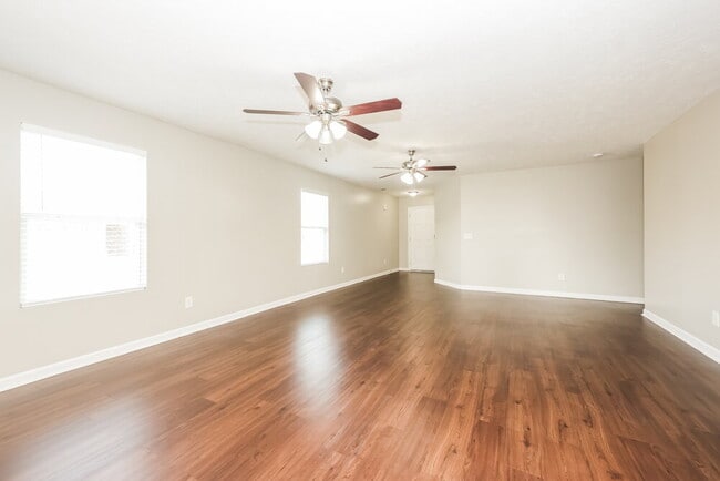 Foto del edificio - 3671 Blaze Dr