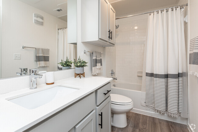 1HAB, 1BA - 629SF Cuarto de baño - ABACUS ALAMO RANCH