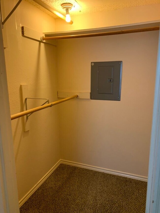 Foto del edificio - AM-WALNUT