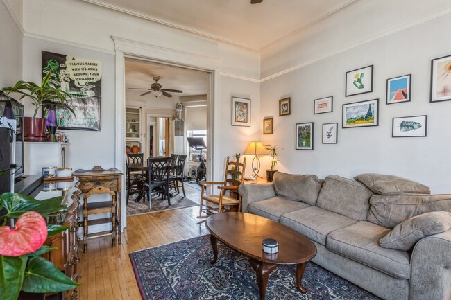 Foto del edificio - 3140 N Kenmore Ave