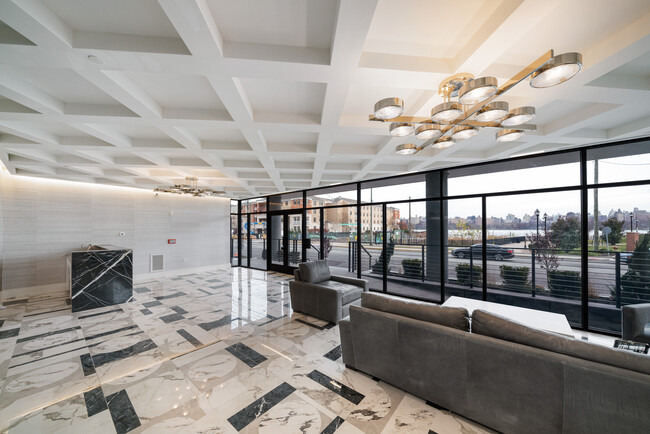 Foto del edificio - 7101 River Rd