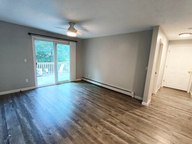 Sala de estar - 28 S Spencer Rd