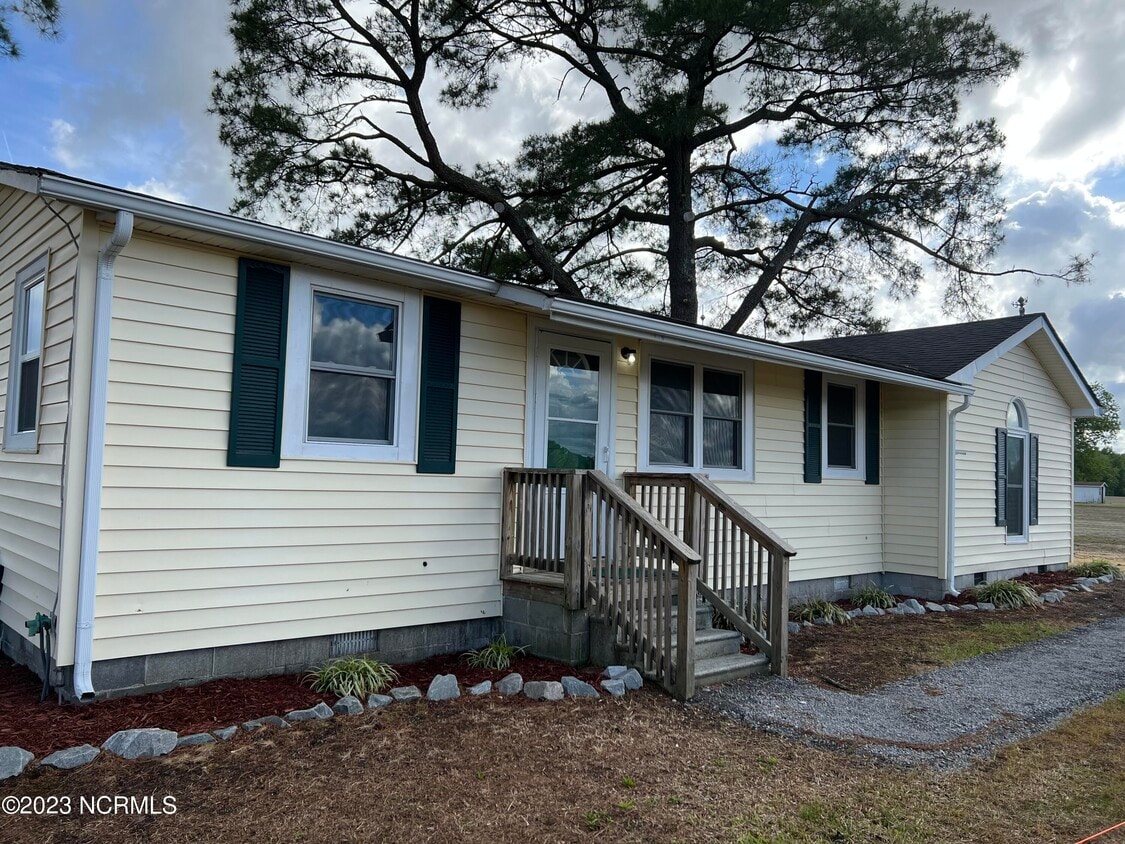 Primary Photo - 116 Cooper Rd