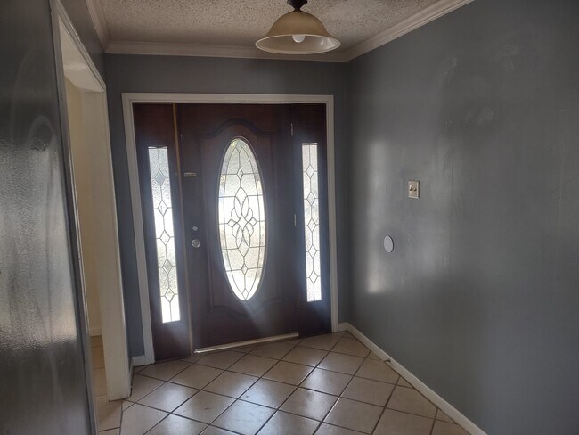 Foyer - 12141 Astolat Ave